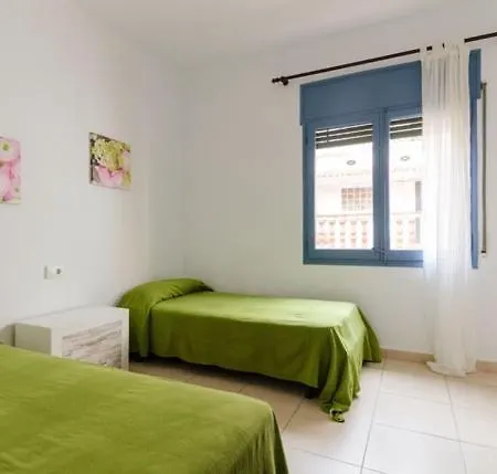 Sleeps 4 Wifi Apartment *
