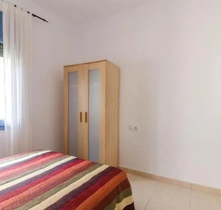 Sleeps 4 Wifi Apartment